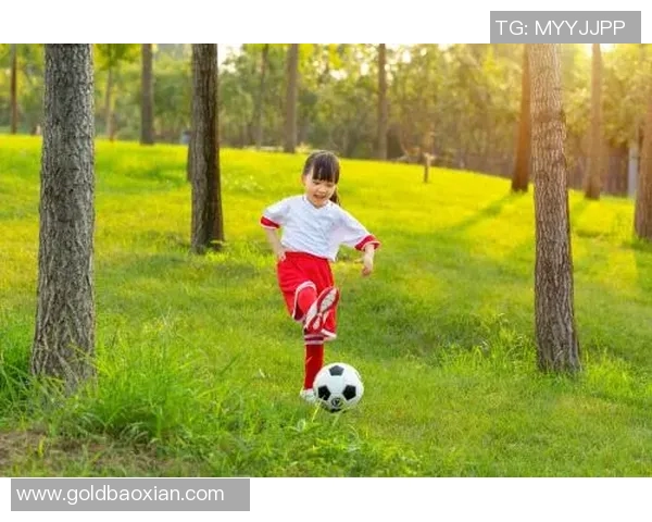 足球明星小女孩的梦想之路与成长故事