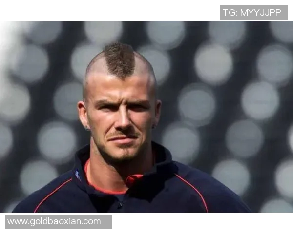 足球明星时尚新宠小包的潮流风向标与搭配技巧解析 足球明星时尚新宠小包的潮流风向标与搭配技巧解析