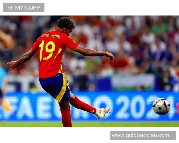 每位足球明星的辉煌瞬间与巅峰时刻的精彩回顾与分析